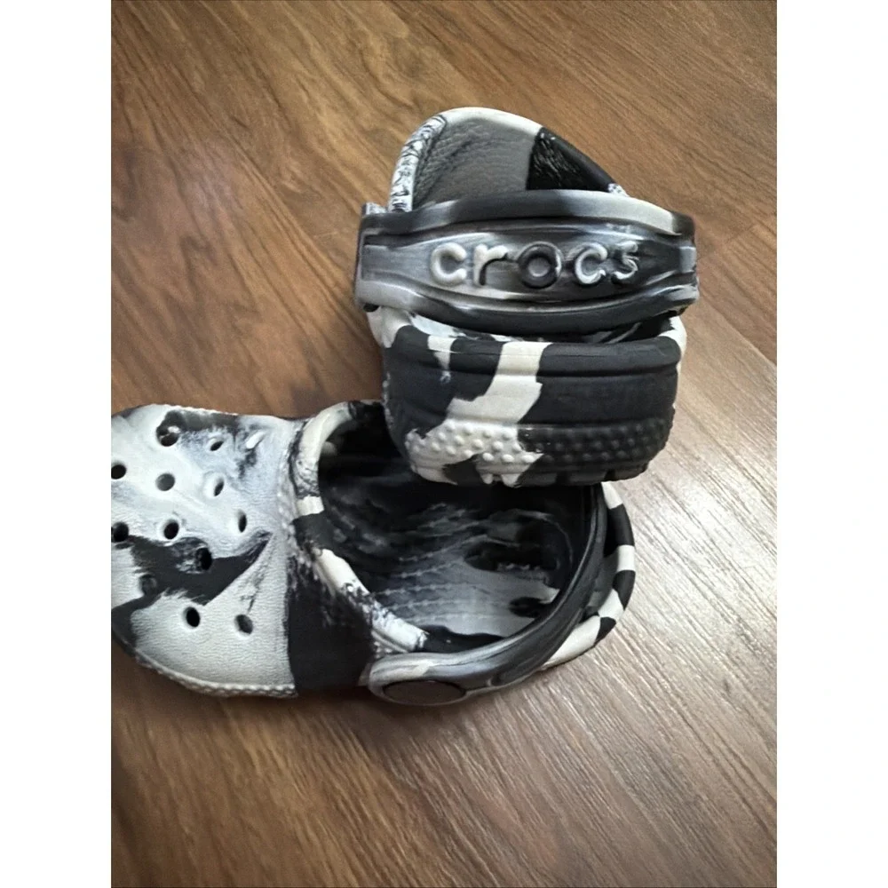 Crocs Baby Toddler Boys Sz 4C Tie Dye Black/white  Slip On Clogs Shoes